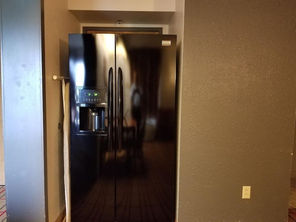 Hotel Airport Pittsburgh Airport 2*