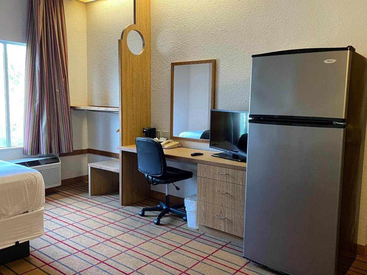 Airport Pittsburgh Airport Hotel