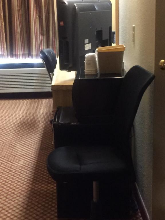 Airport Pittsburgh Airport Hotel